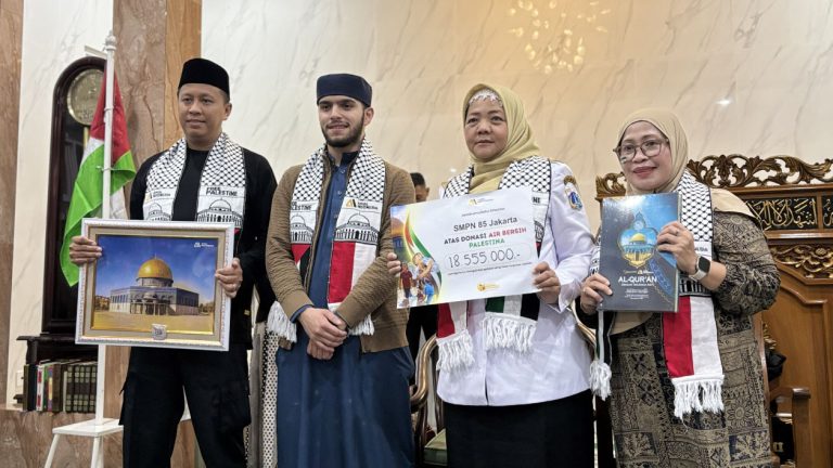 SMPN 85 Jakarta Salurkan Donasi untuk Program Air Bersih Palestina melalui Amal Indonesia